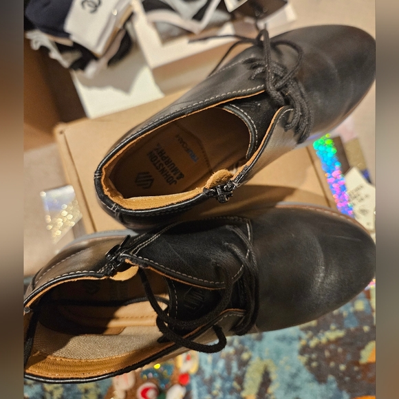 Johnston & Murphy Kids Black Leather Boots - Picture 8 of 9